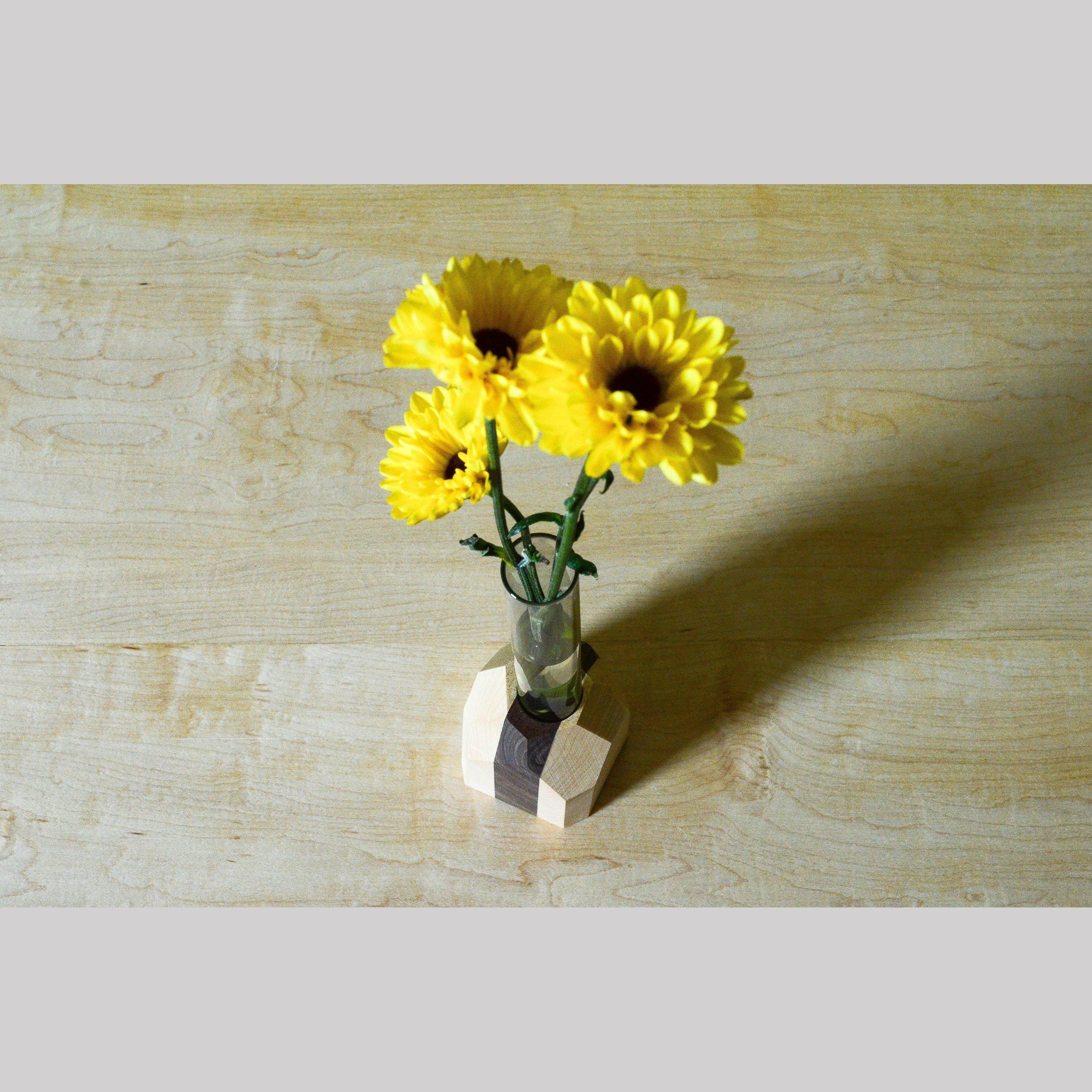 Maple Flower Vase - Image 3