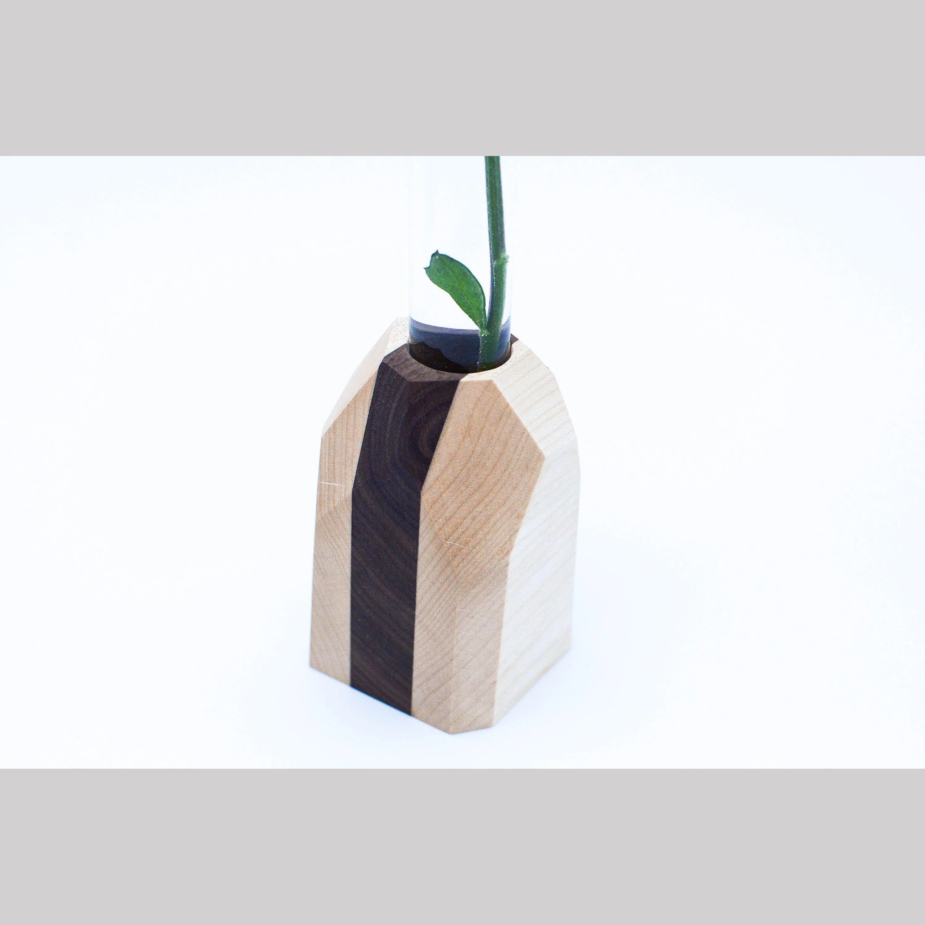 Maple Flower Vase - Image 4